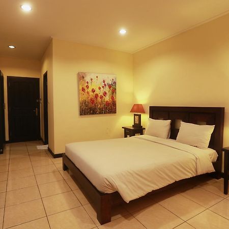 Hotel Intansari Denpasar Extérieur photo