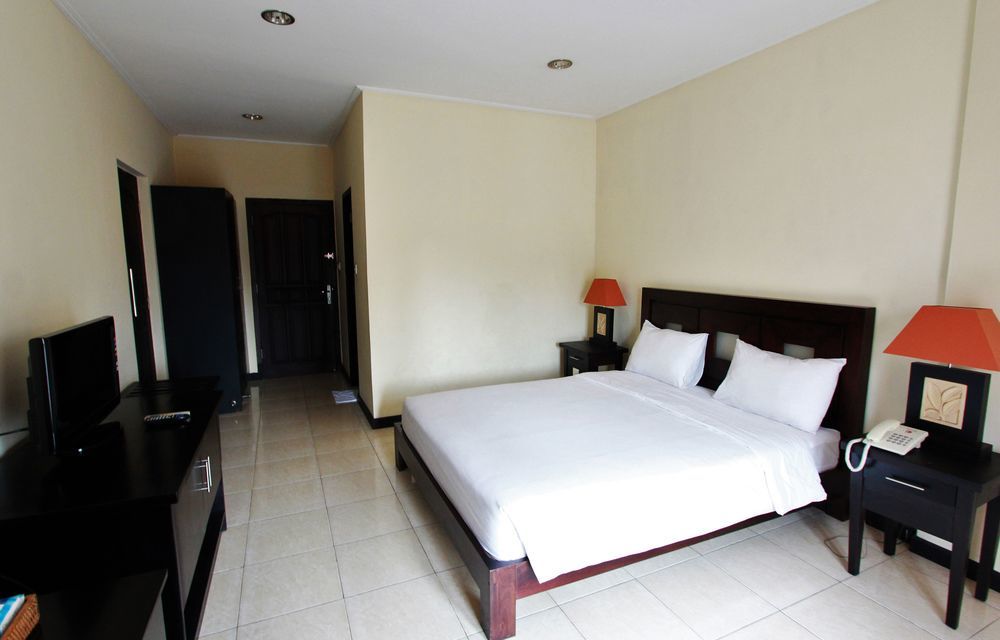 Hotel Intansari Denpasar Extérieur photo