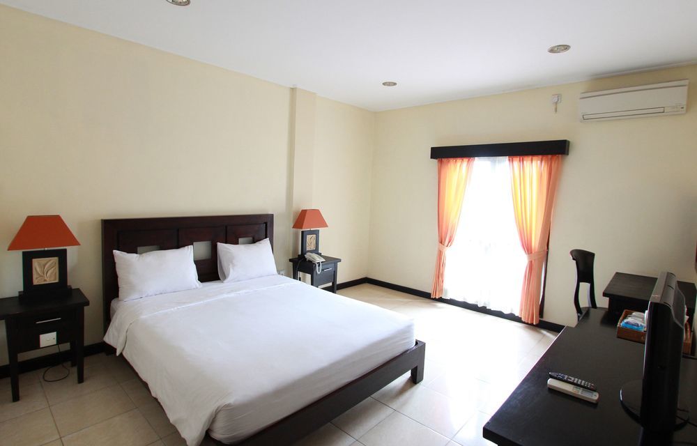 Hotel Intansari Denpasar Extérieur photo