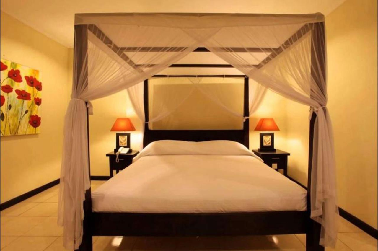 Hotel Intansari Denpasar Extérieur photo