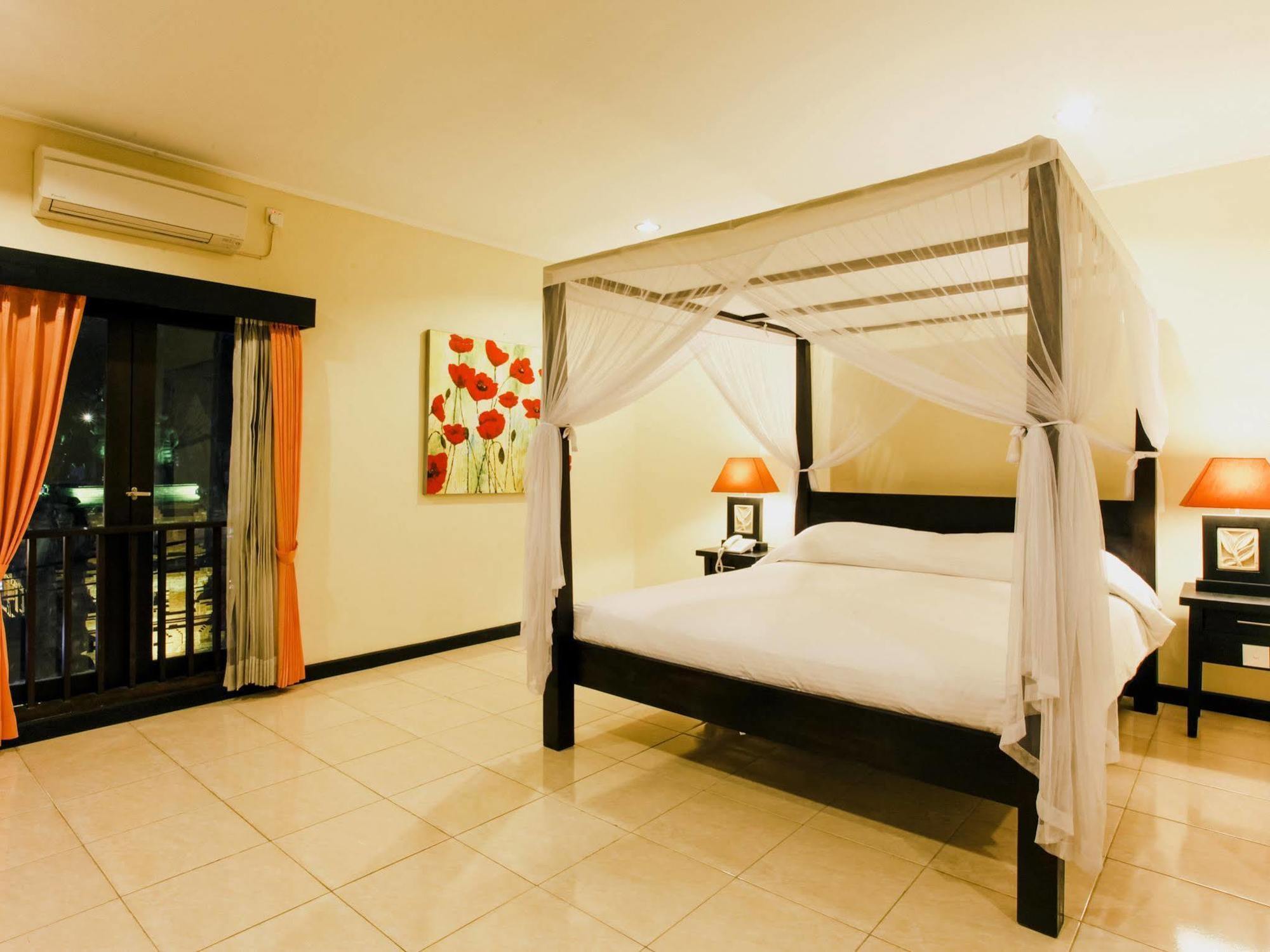 Hotel Intansari Denpasar Extérieur photo