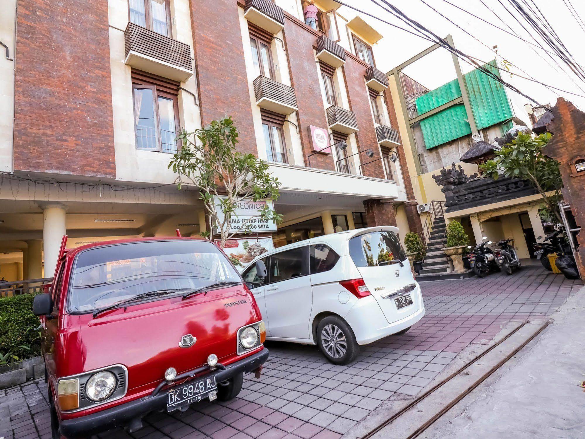 Hotel Intansari Denpasar Extérieur photo