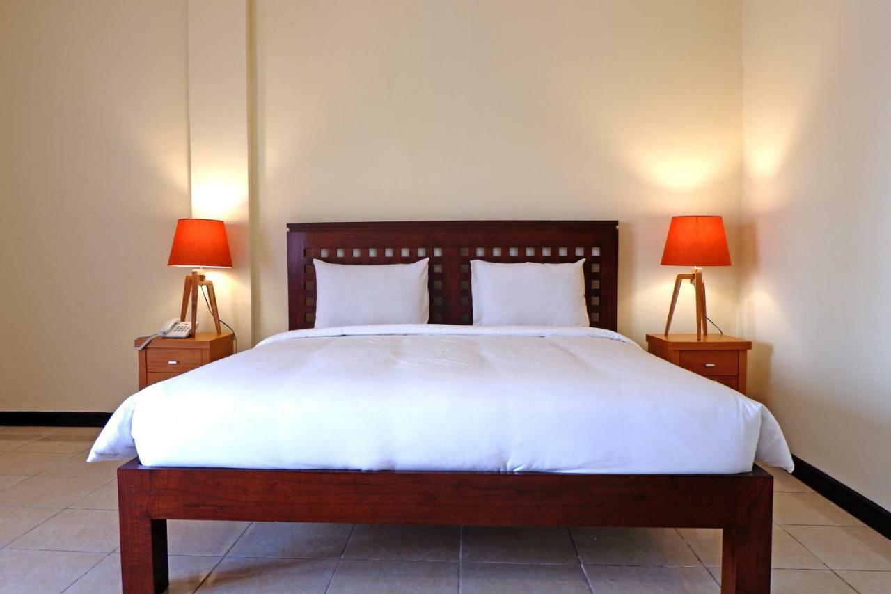 Hotel Intansari Denpasar Extérieur photo