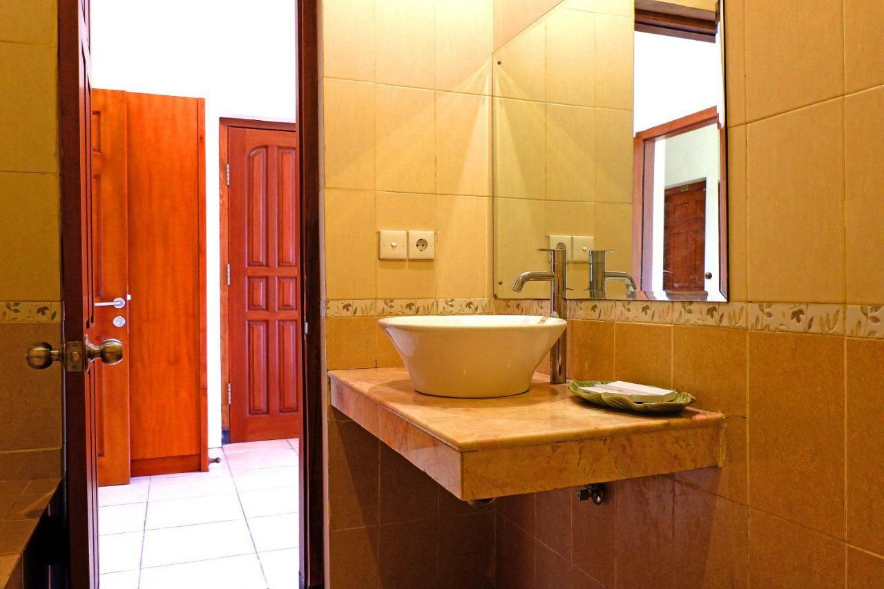 Hotel Intansari Denpasar Extérieur photo